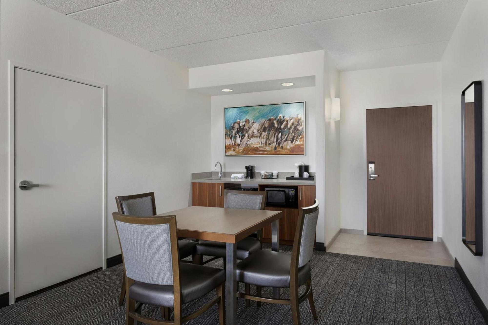 Courtyard Louisville Airport Luaran gambar